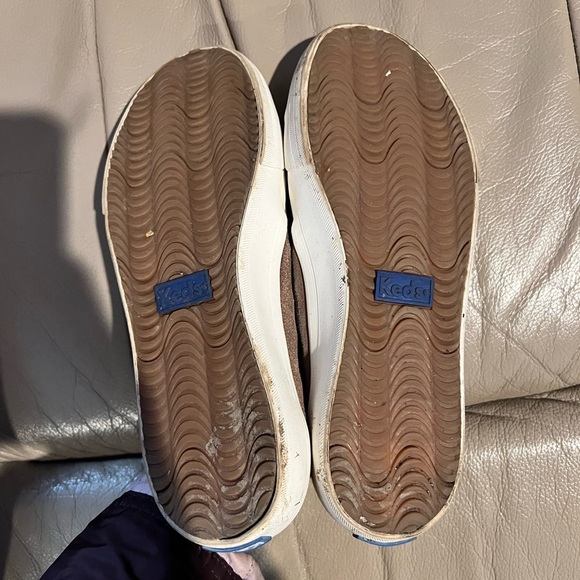 Keds camel colored slip on shoes - Picture 2 of 4